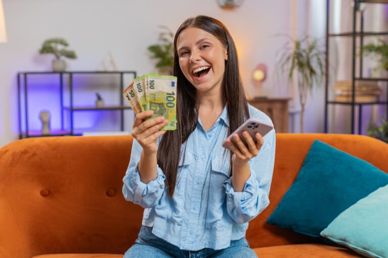 Mennyi most az euró? Máris mutatjuk a péntek reggeli árfolyamokat