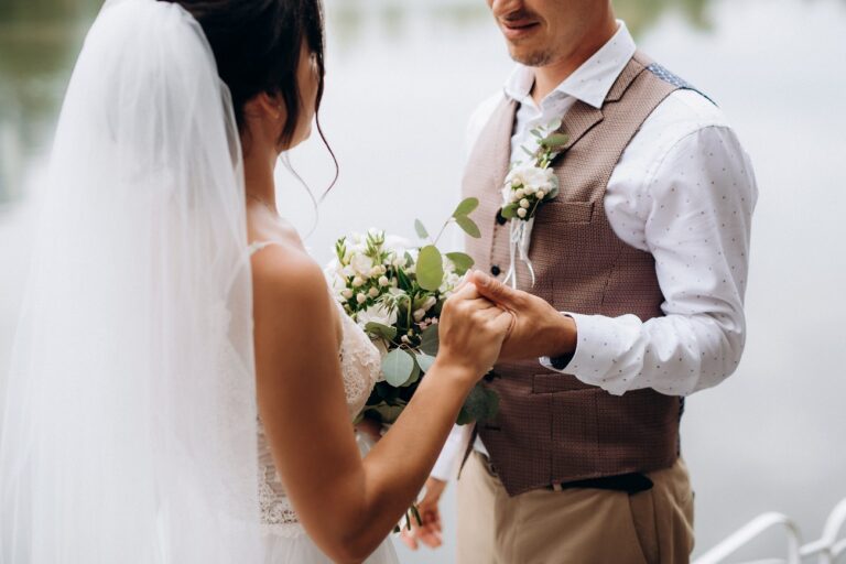 Az apa közölte, a választott dátum miatt nem hajlandó elmenni lánya esküvőjére