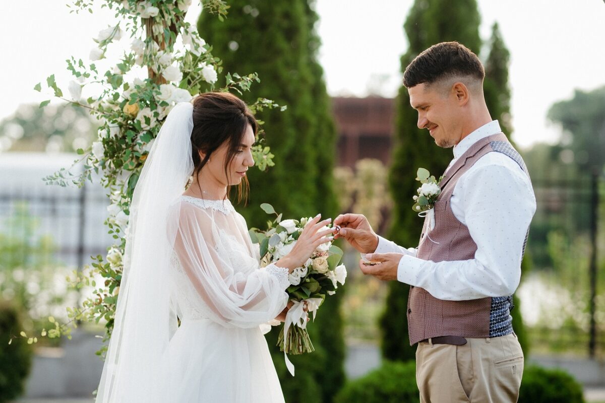Meghökkentő ruhát választott a nő az esküvőre, a fél internet ledöbbent
