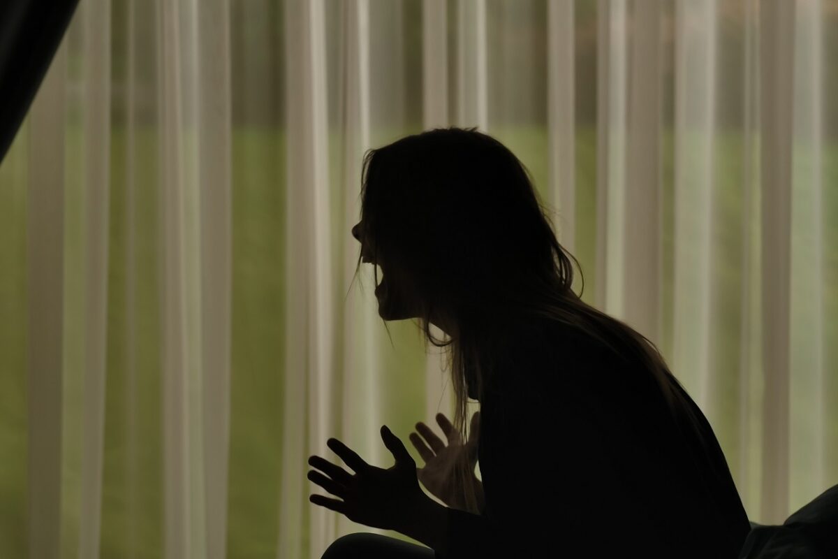 27 éven át tartották fogva egy szobában a szülei egy 42 éves nőt – 1998 óta keresték