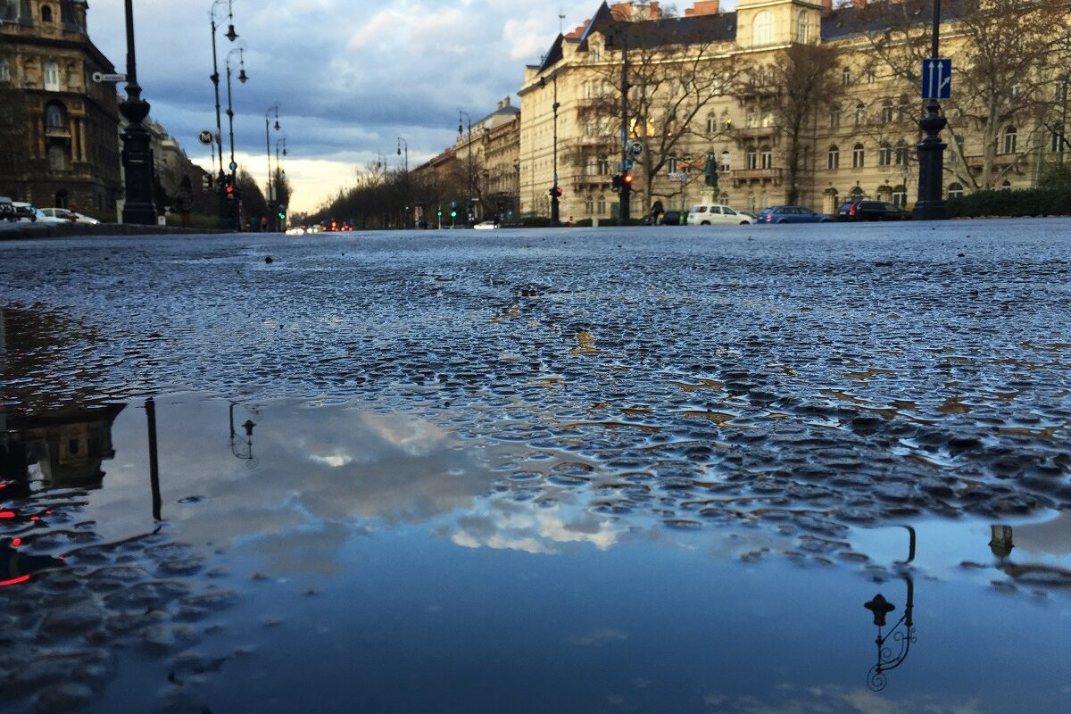 Szerdán már záporok is lehetnek