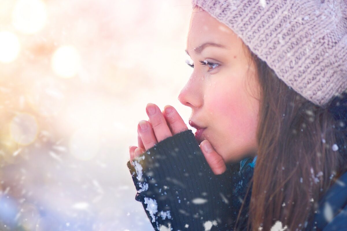 Elszíneződő ujjak a hidegben? Ezért lehet komolyabb a tünet, mint gondolnád