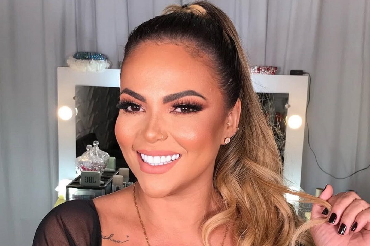 Gyászol a zenei közösség – 42 évesen elhunyt az ismert énekesnő