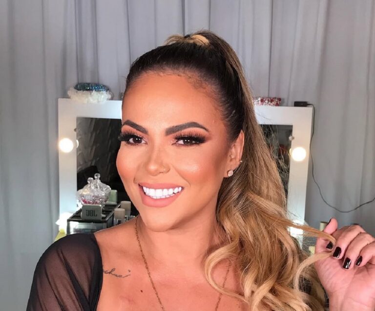 Gyászol a zenei közösség – 42 évesen elhunyt az ismert énekesnő