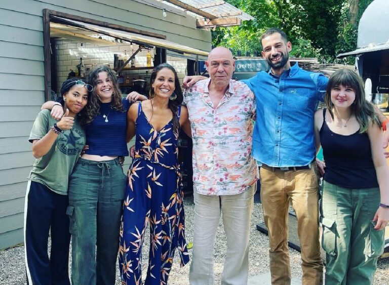 Ötvenszer törtek be négy év alatt egy kávézóba, most a csőd szélére kerültek