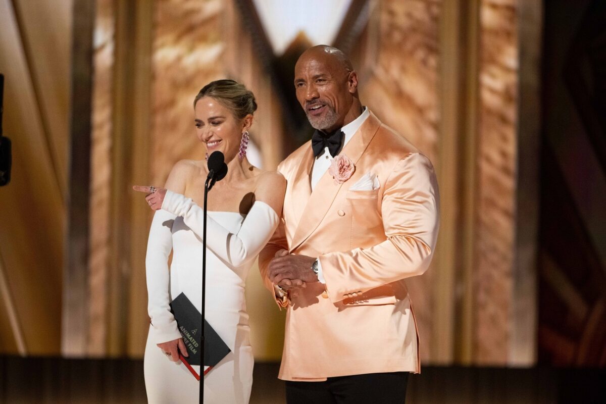 Sokk a rajongóknak – Dwayne Johnson és Emily Blunt közös filmje nem kap folytatást