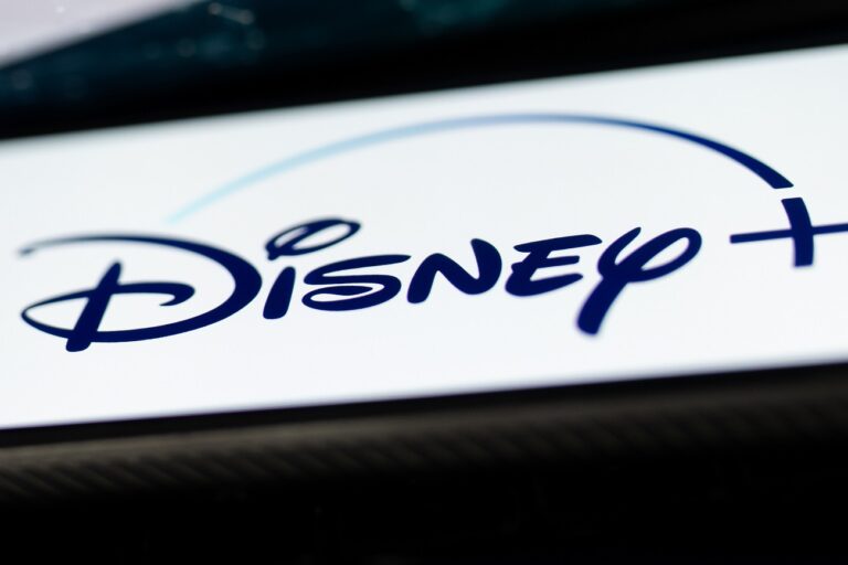 Kérdés nélkül a valaha készült egyik legjobb sci-fi minisorozat