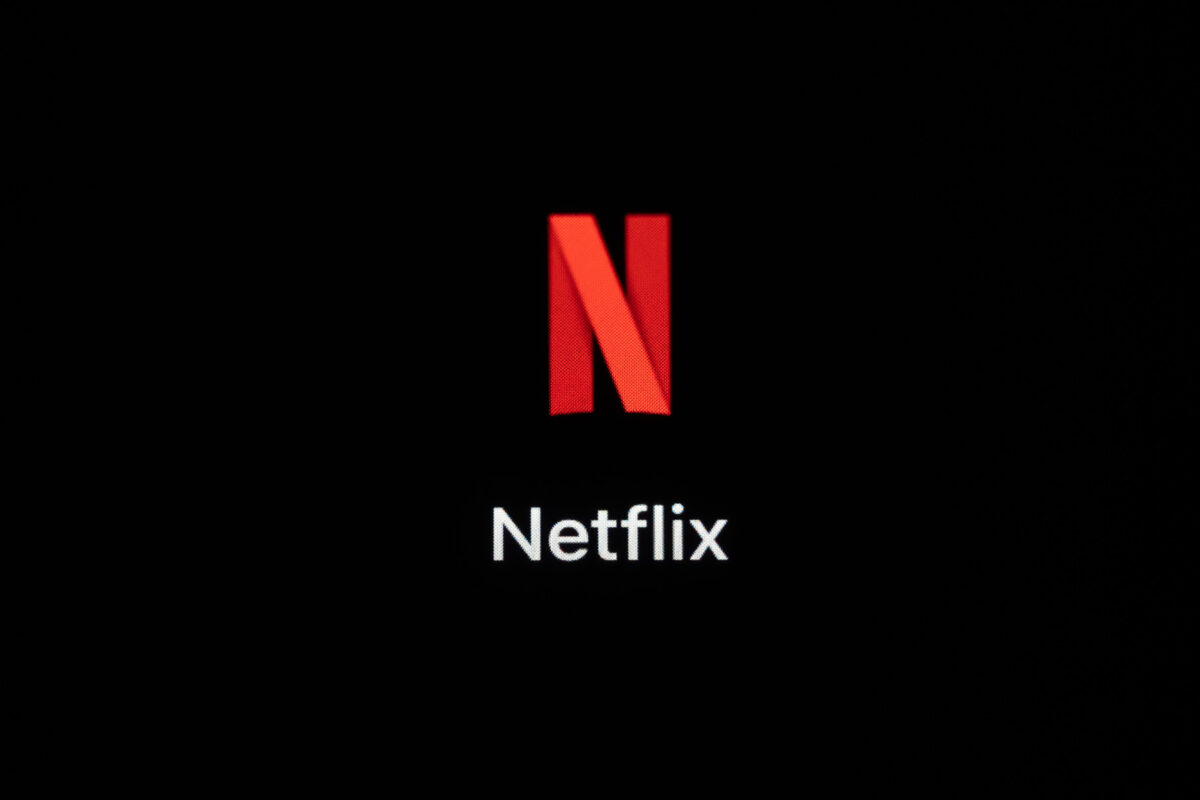 A Netflix kémthriller sorozata fel sem enged kelni, annyira jó