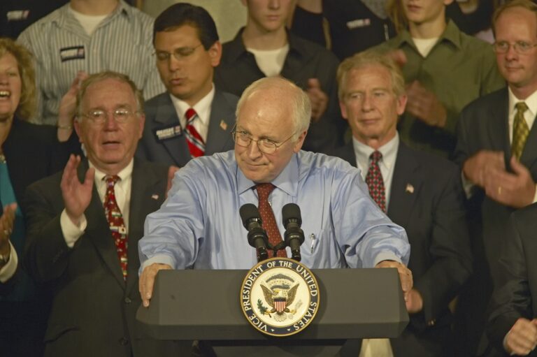 Gyászol az USA, elhunyt Dick Cheney volt amerikai alelnök