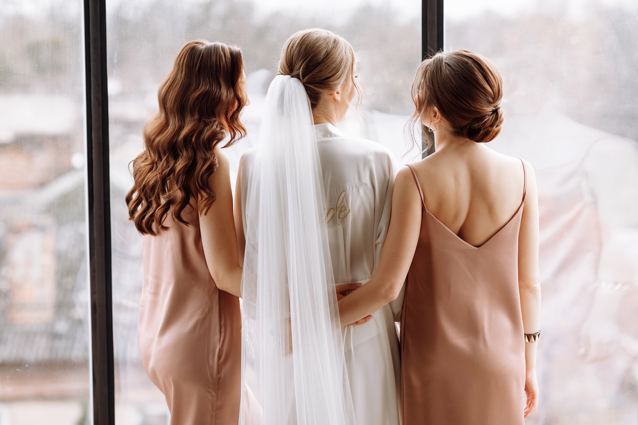 Közvetlenül az esküvő előtt lépett le a koszorúslány – a menyasszony kiborult