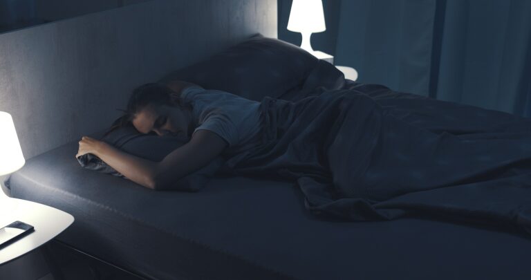 Orvosi figyelmeztetés – miért ne aludjunk hason