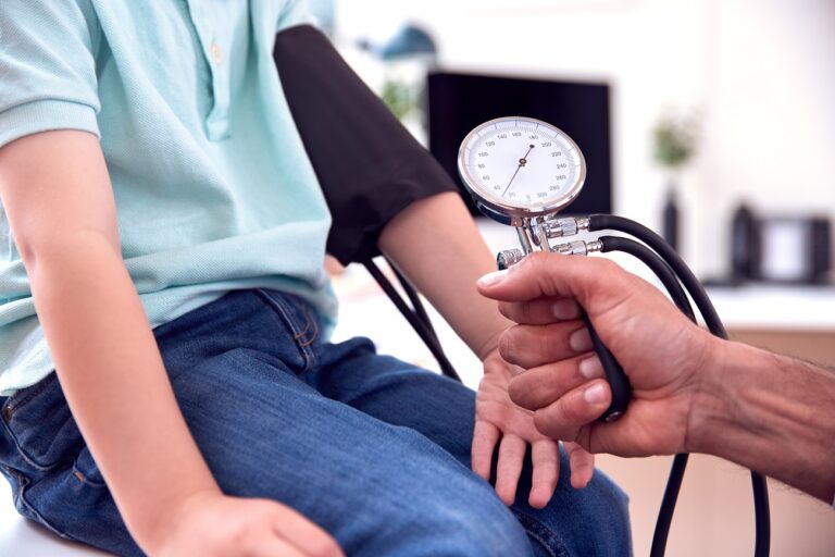 Meghökkentő adatok – az elhízott gyermekek közel 19 százaléka szenved magas vérnyomástól