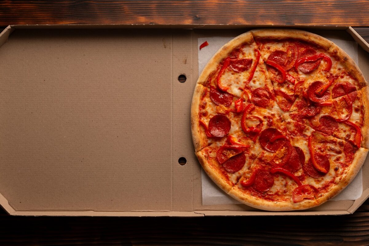 172 km/órával száguldott egy 21 éves nő, hogy még a zárás előtt elérje a pizzériát