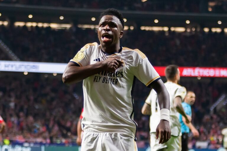 Xabi Alonso ismét figyelmeztette Vinícius Júniort a kirohanása után