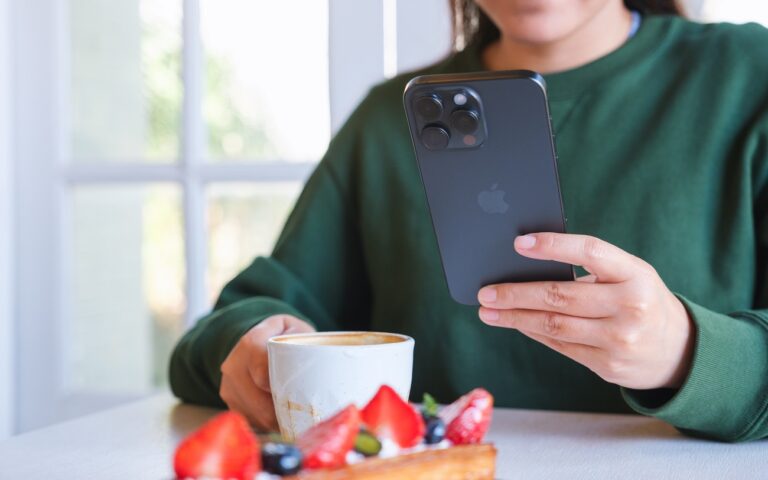 Kiborult a feleség, hogy nem kapja meg a tehetős férjétől az új iPhone-t