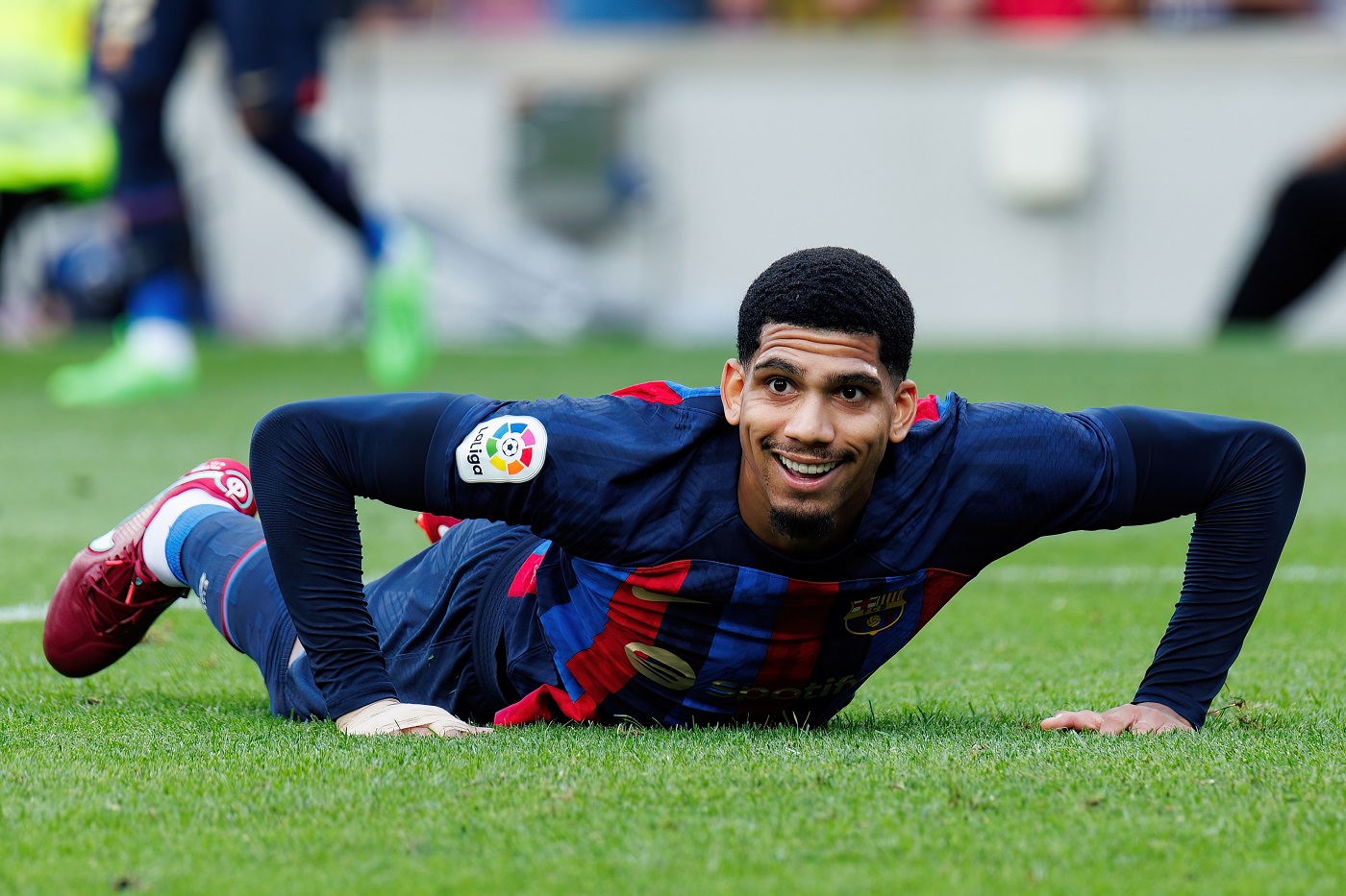 A Barcelona nagy hibája Ronald Araujóval kapcsolatban