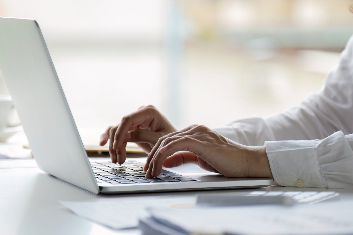 A fiatal lány, akit sokan kinevettek – azóta 110 millió forintot keresett