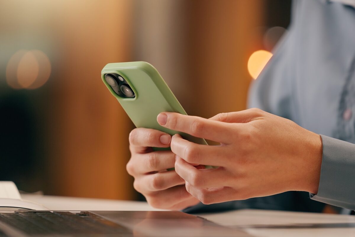 Kínos helyzet a munkahelyen – nyilvánosan kérte számon 41 éves kollégáját egy fiatal nő