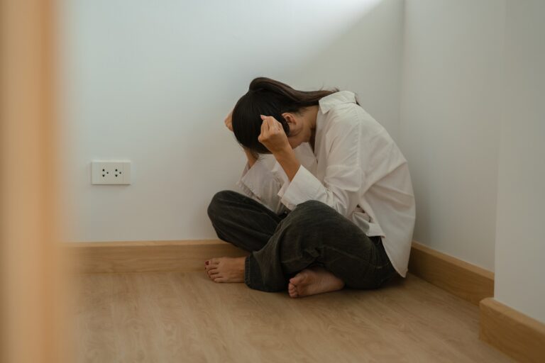 Engedély nélkül vágták le a nagyszülők a nem beszélő kisfiú haját – az anya kiborult