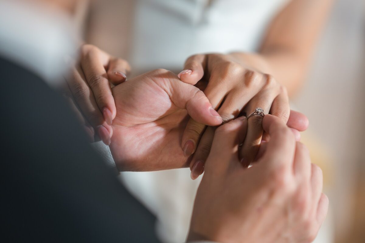 Hajléktalanság helyett álommunka – meghökkentő ötlettel oldotta meg esküvőjét egy férfi