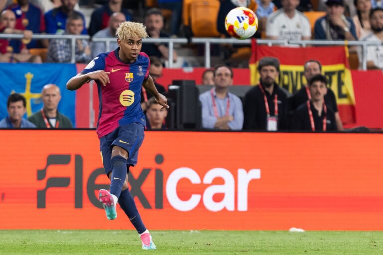 Egyre többen állnak ki Lamine Yamal mellett, akin óriási a nyomás