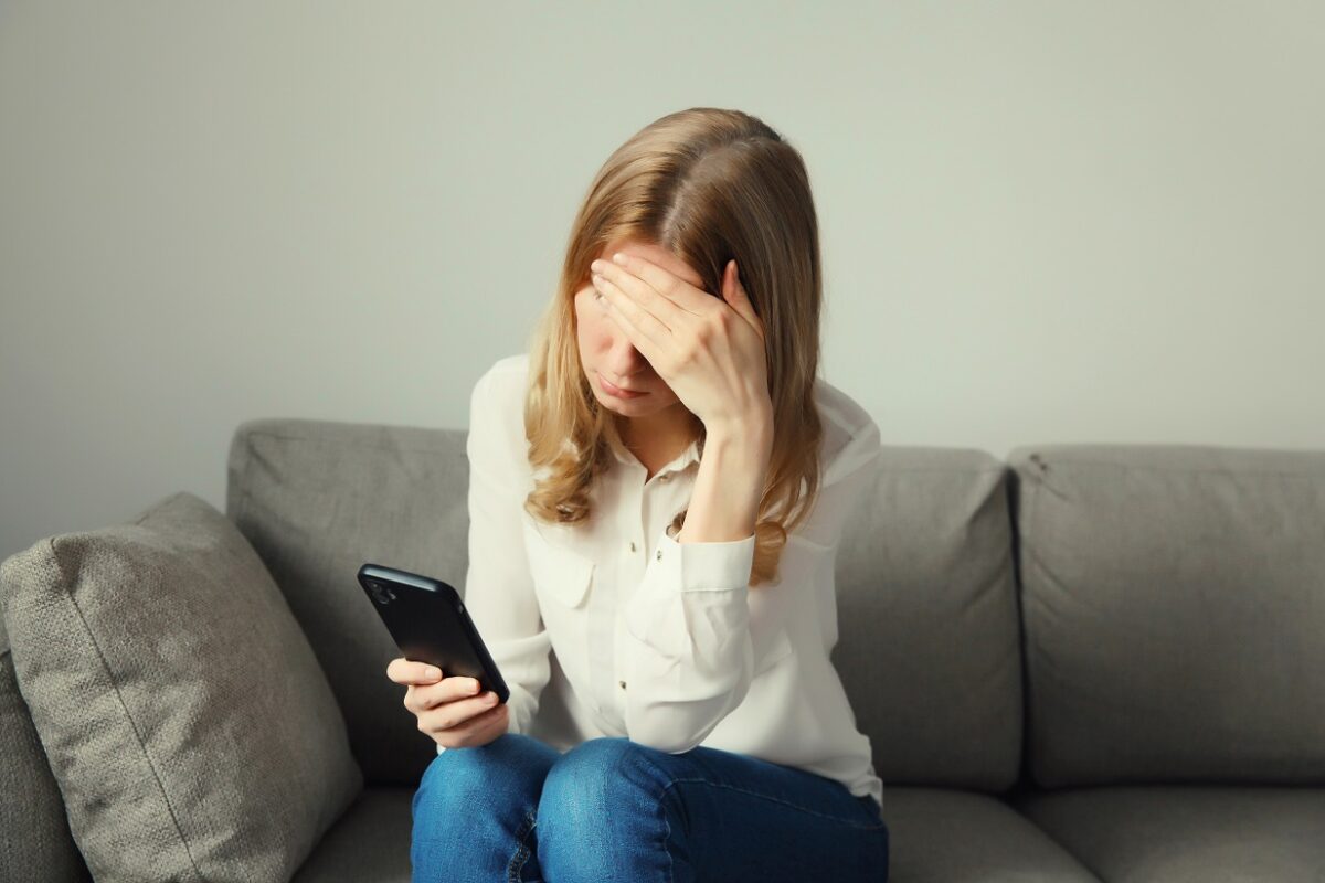 Az újdonsült anya döbbenten hallgatta, ahogy apósék kigúnyolják a szüleit