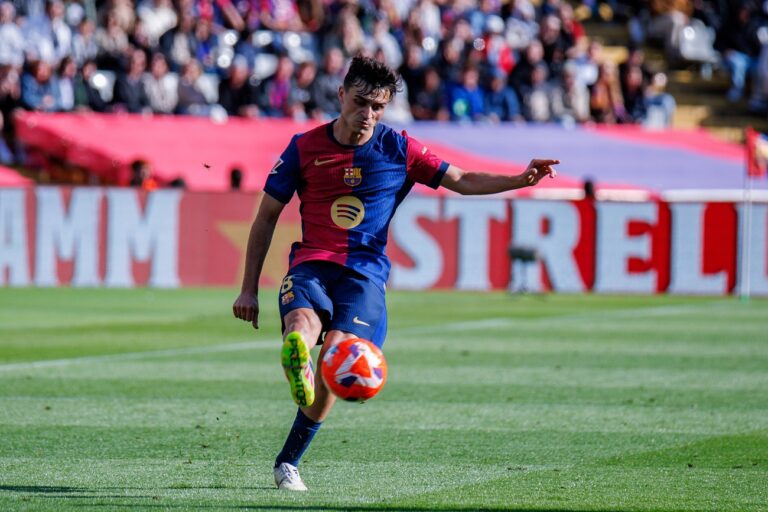 Pedri sérülése után Hansi Flick három játékos közül választja ki a Barcelona új kulcsemberét