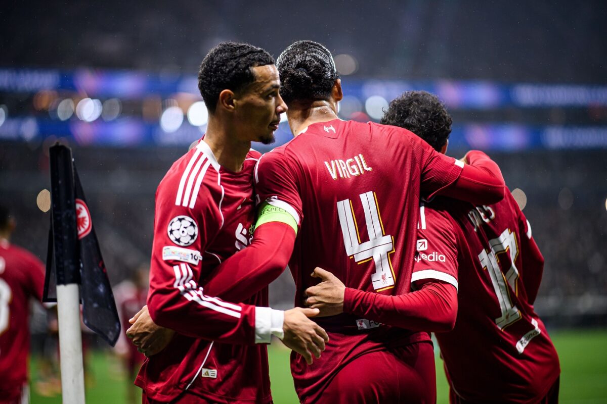 A Liverpool 100 millió eurós ajánlattal készül Van Dijk utódjáért