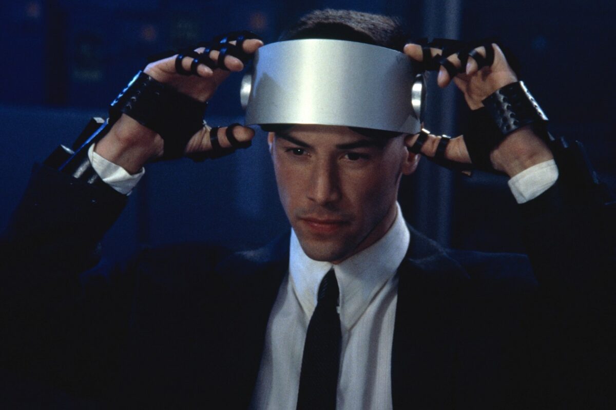 Keanu Reeves 30 éves sci-fije érkezik a Netflixre