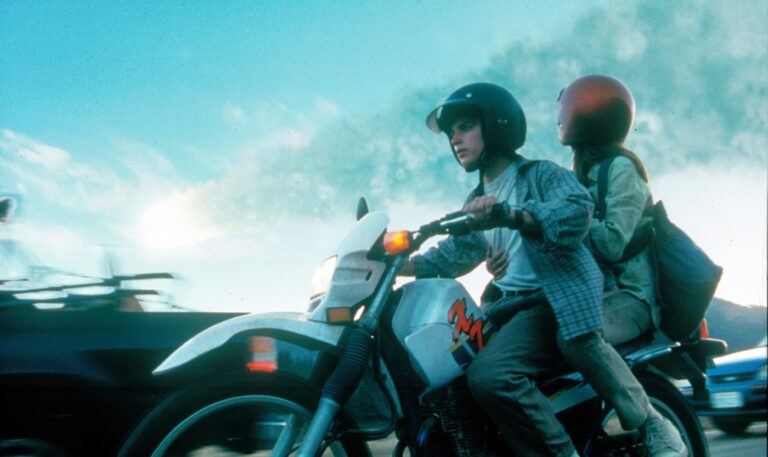 Elijah Wood apokaliptikus sci-fi klasszikusát még megunni sem lehet