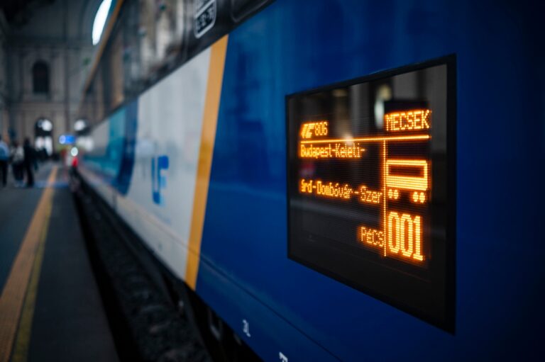 Rekordforgalomra készül a MÁV szilveszterkor és az újév első napjaiban