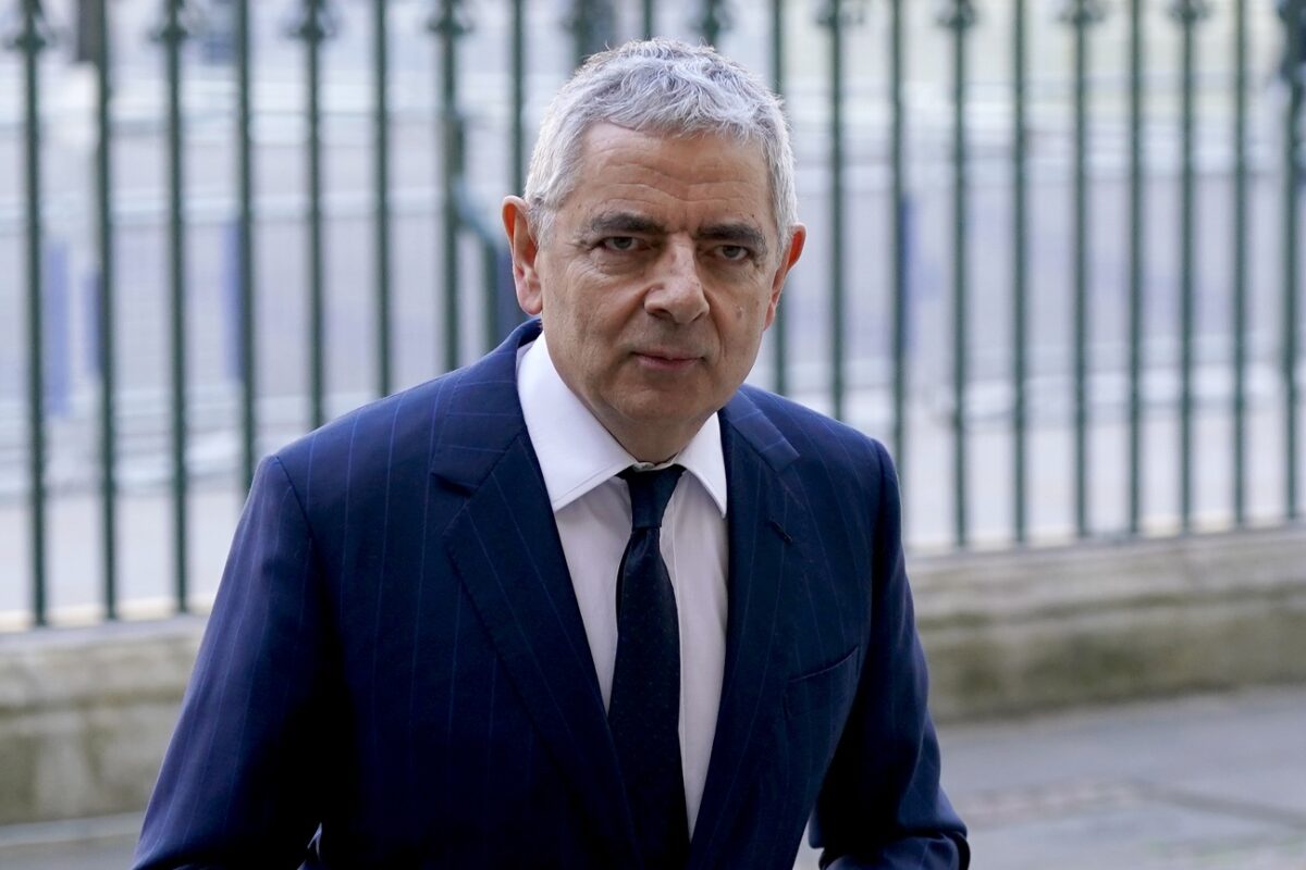 Rowan Atkinson új sorozata mindent visz a Netflixen, de megéri megnézni?
