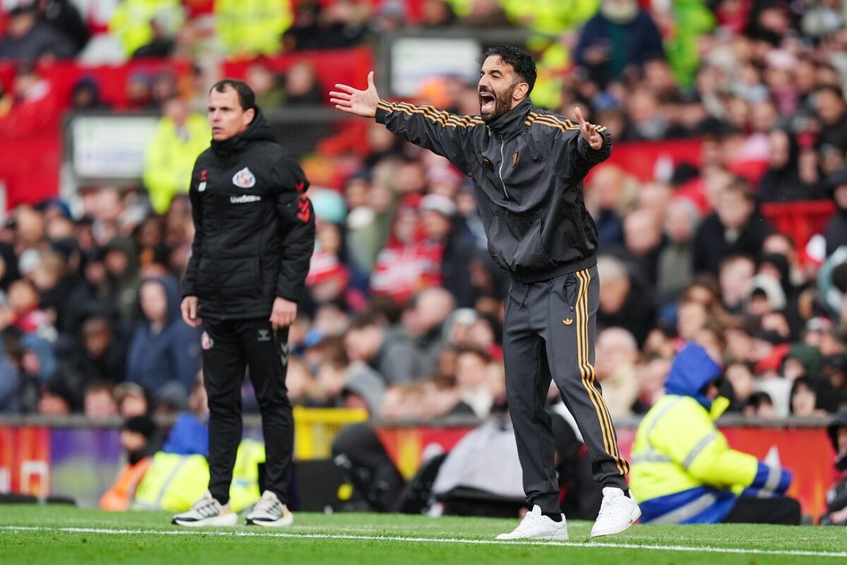 200 millió fontot költhet a védelem megerősítésére a Manchestert United