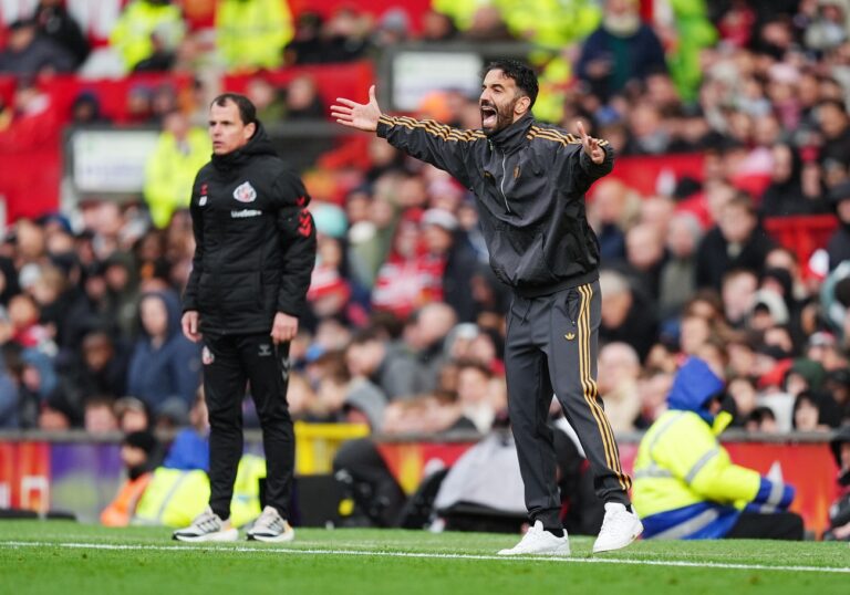 200 millió fontot költhet a védelem megerősítésére a Manchestert United