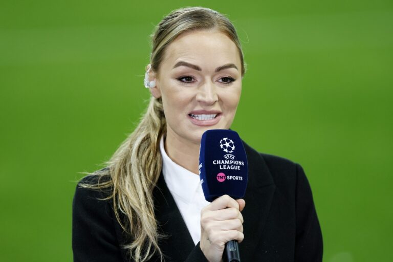 Élő adásban esett össze a híres műsorvezetőnő