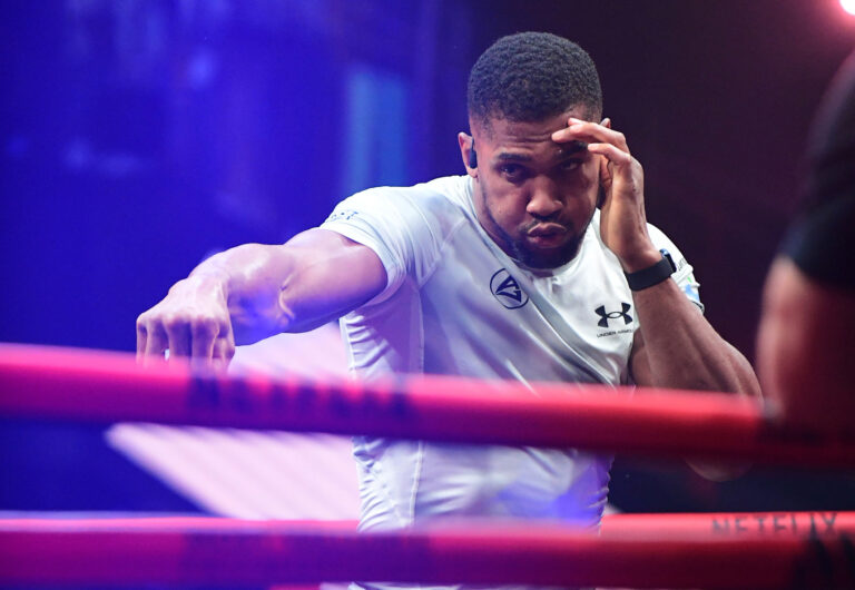 Egyre többet tudni Anthony Joshua döbbenetes autóbalesetéről