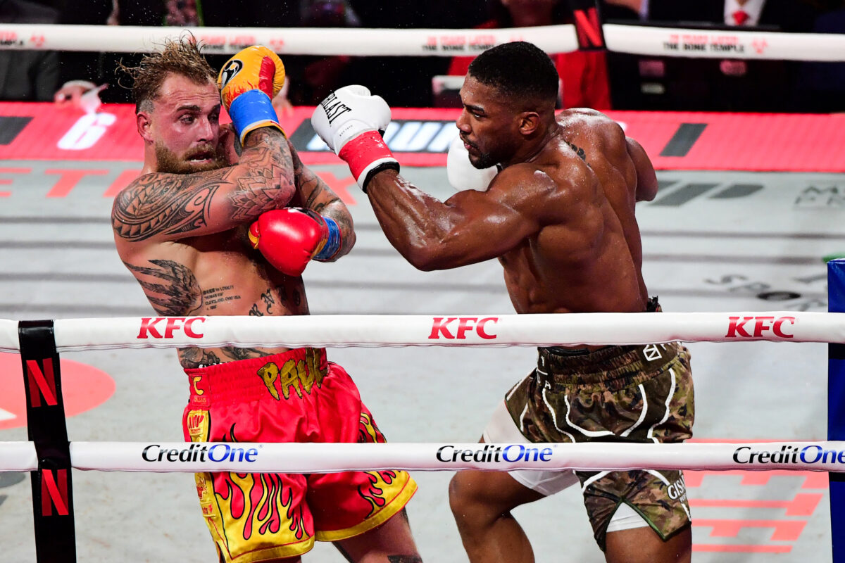 Törött állkapoccsal ment bulizni Jake Paul a kiütés másnapján