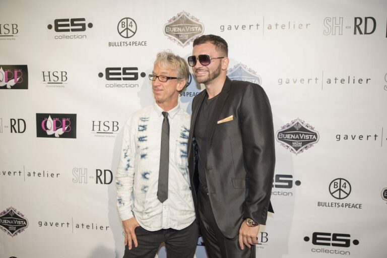 Meghökkentő állapotban találtak rá az utcán az ismert komikusra – túladagolhatta magát