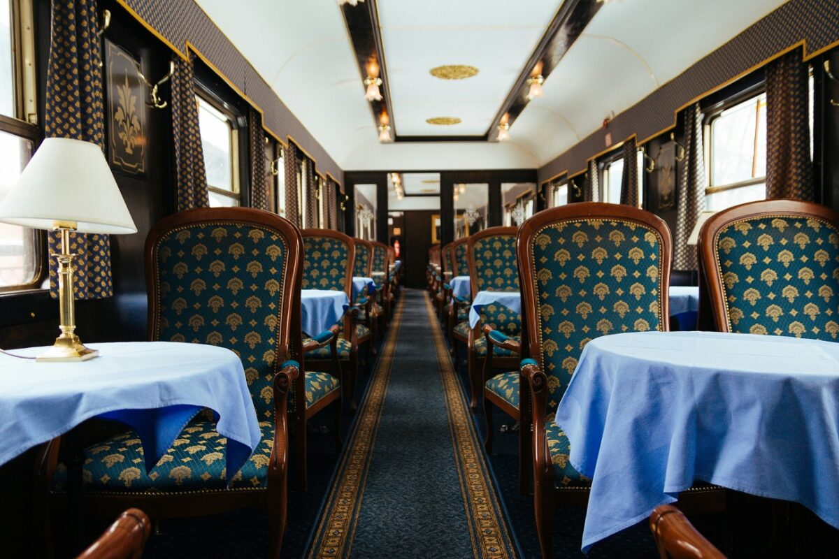 A „spanyol Orient Express” – a luxusvonat, ami jóval olcsóbb, mégis felejthetetlen élményt nyújt