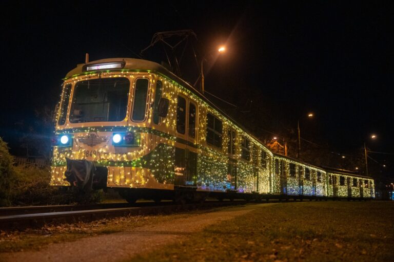 Életveszélyes mutatvány Csepelen – a HÉV ütközőjén utazott egy magát fotózó 15 éves fiú