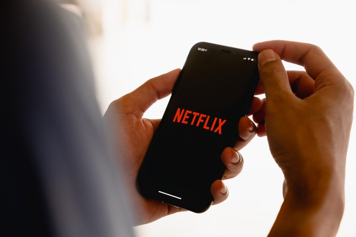 4 letaglózó Netflix‑minisorozat, amiket még órákon át néznénk