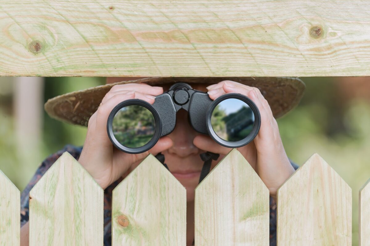 Csak most költözött be a család az új otthonába, máris rájuk támadtak a szomszédok