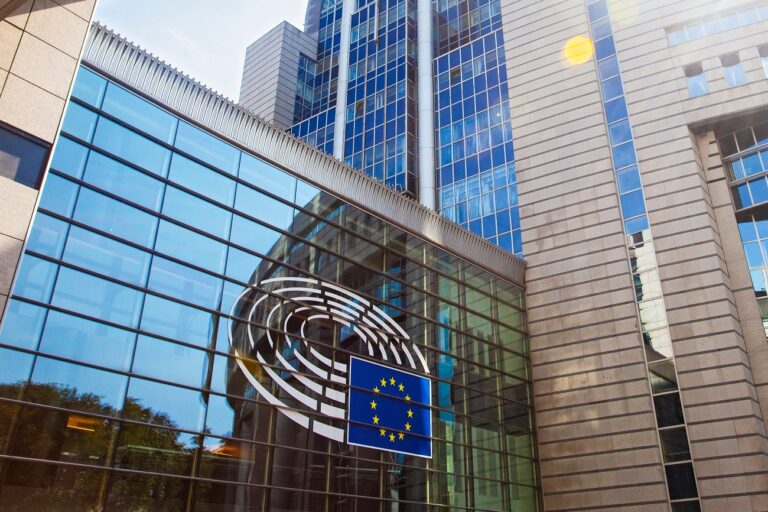 Rendkívüli sajtótájékoztatót tartott a magyar kormány Brüsszelben – itt vannak az azonnali bejelentések