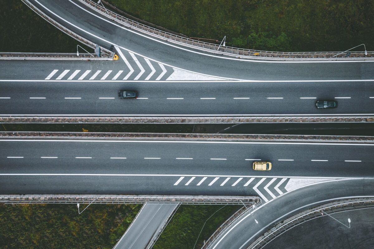 Nem tudott tovább várni az anya, az autópályán szülte meg a gyermekét
