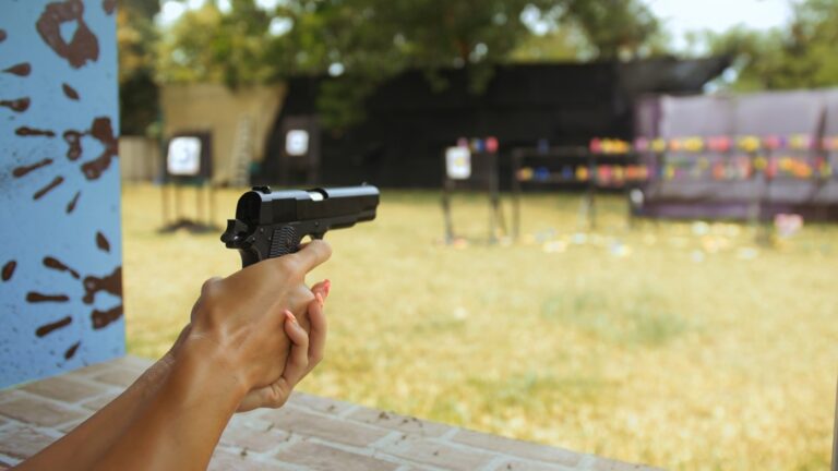 Mindkét volt férjét lelőtte egy 51 éves nő – egyetlen nap alatt végzett velük