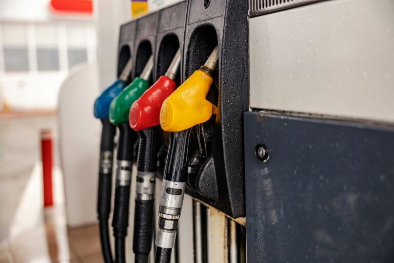 Itt vannak a friss üzemanyagárak