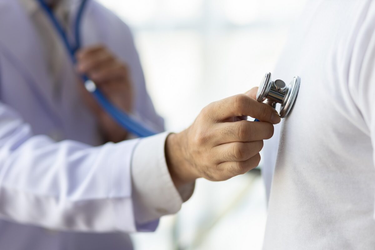 Komoly figyelmeztetést adott ki egy neves orvos egy nagyon gyakori tünetről