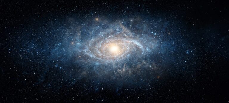 Egy ősi, 800 millió éves galaxis rejtett szörnyetegére bukkantak