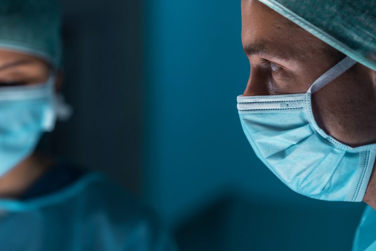 Egy hihetetlen történet – férje volt felesége mentette meg az életét saját veséje átadásával