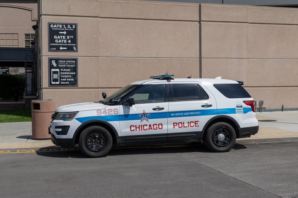 Oszlopnak csapódott egy rendőrautó – két rendőr kórházba került